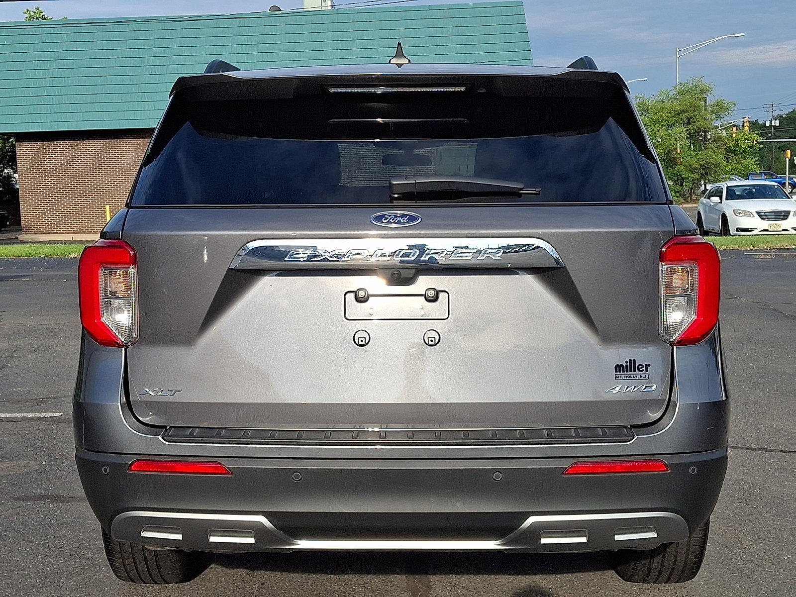 Certified 2023 Ford Explorer XLT w/ Equipment Group 202A AWD/4WD image 6