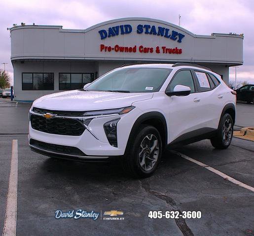 Used 2025 Chevrolet Trax LT w/ Driver Confidence Package