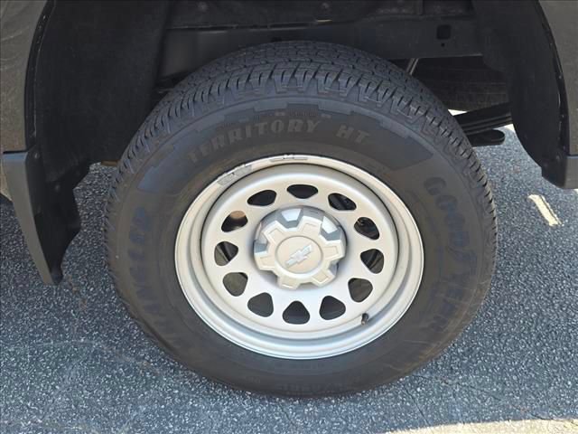 Used 2023 Chevrolet Colorado W/T RWD image 30