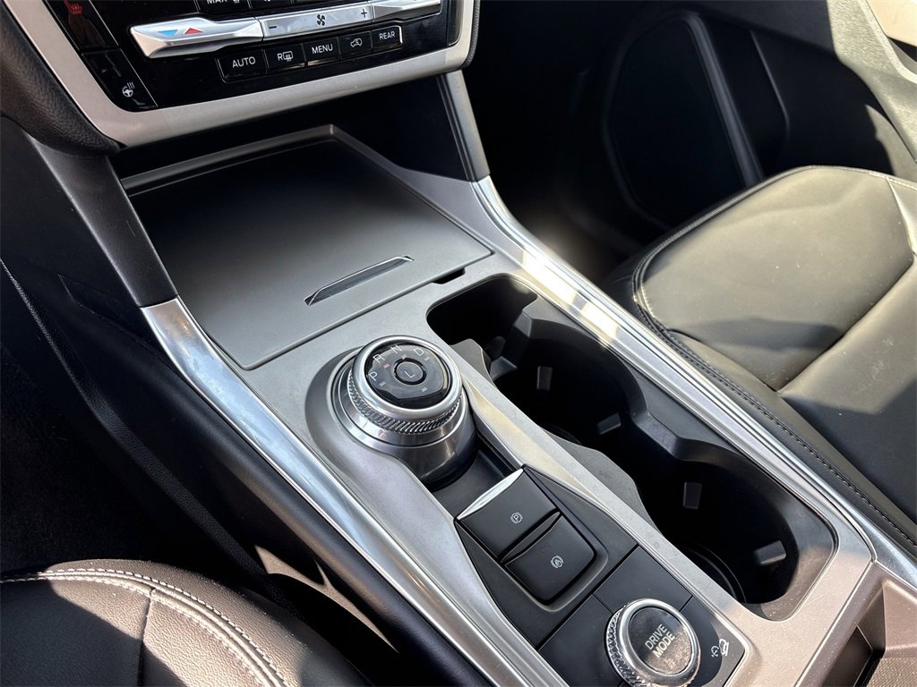 Used 2023 Ford Explorer XLT w/ Equipment Group 202A image 21