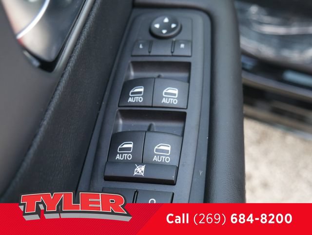 New 2027 Chrysler Pacifica Select FWD image 21