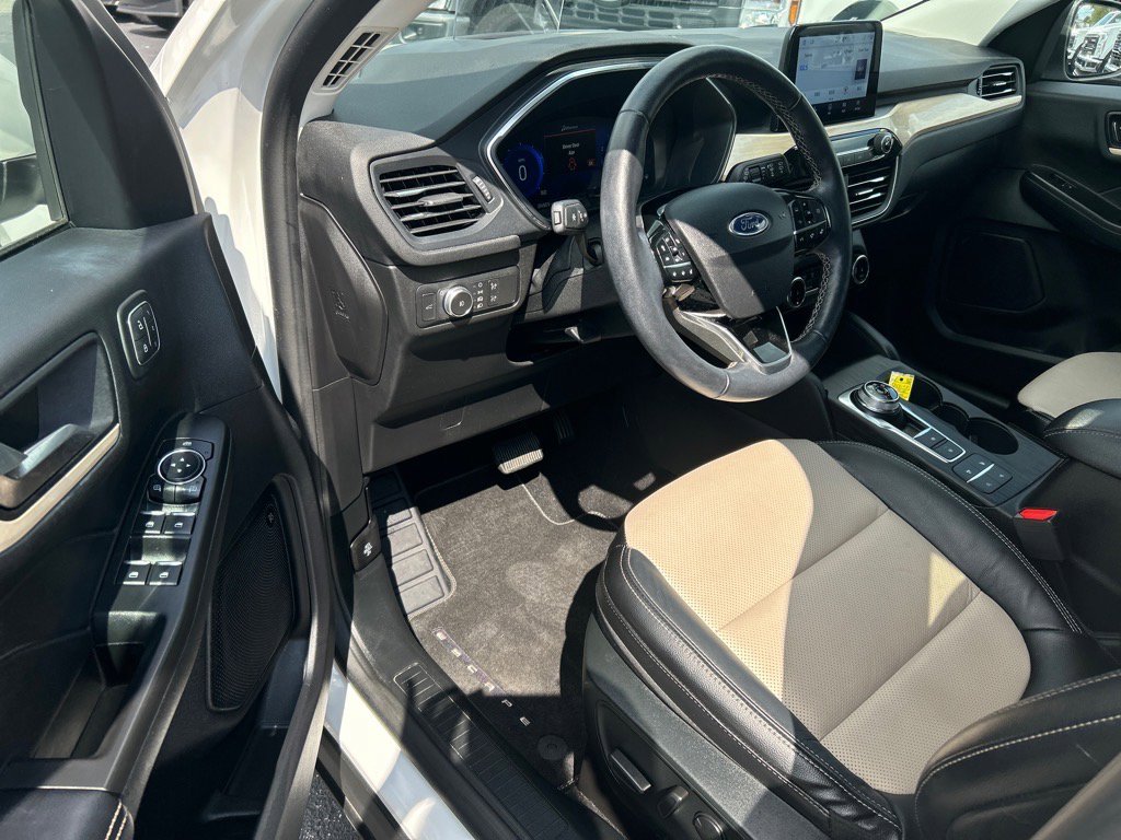 Used 2022 Ford Escape Titanium w/ Titanium Elite Package image 7