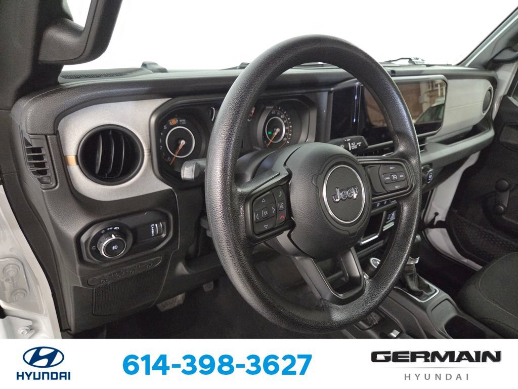 Used 2024 Jeep Wrangler Sport AWD/4WD image 18