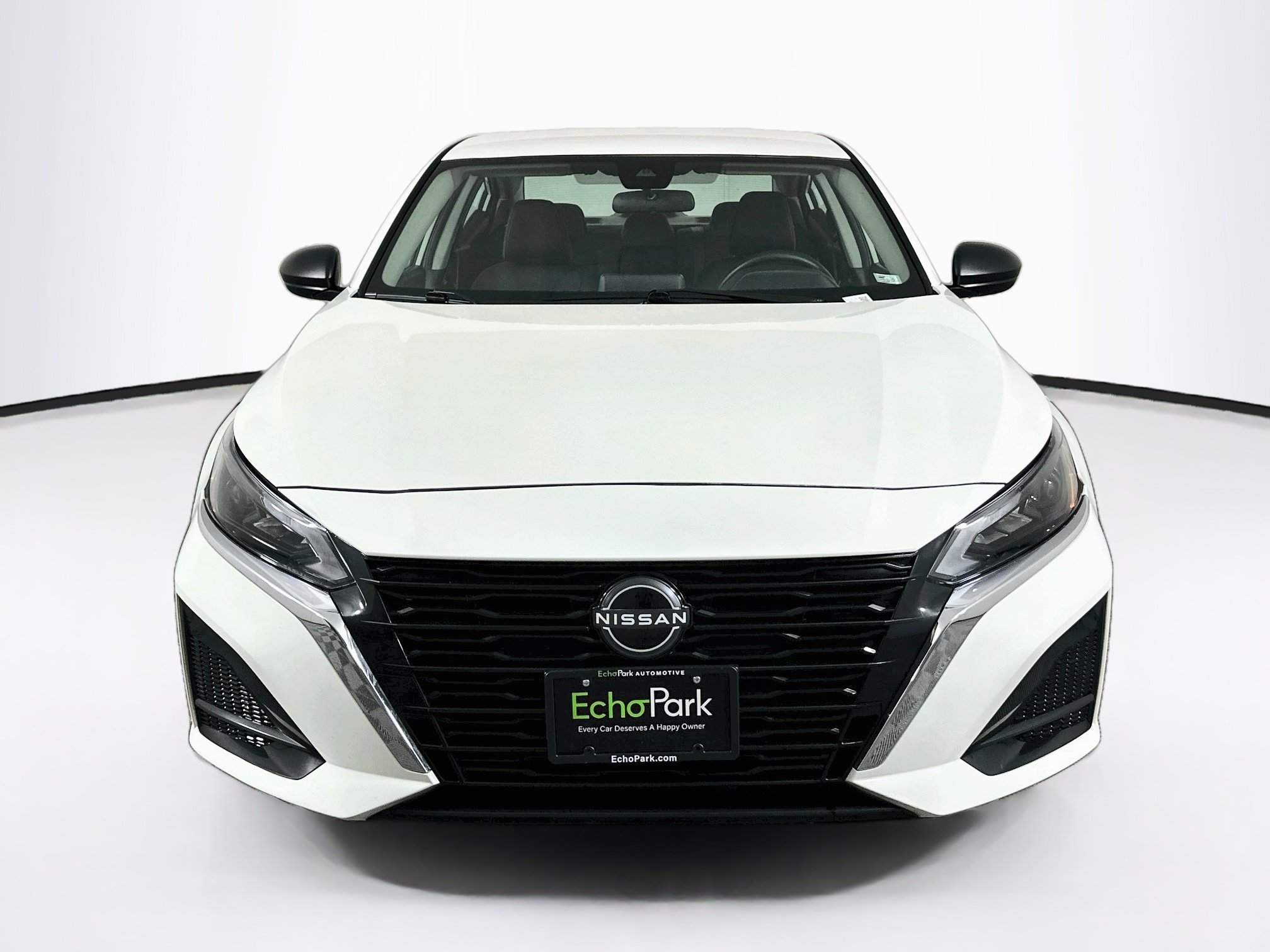 Used 2025 Nissan Altima 2.5 SV FWD image 2