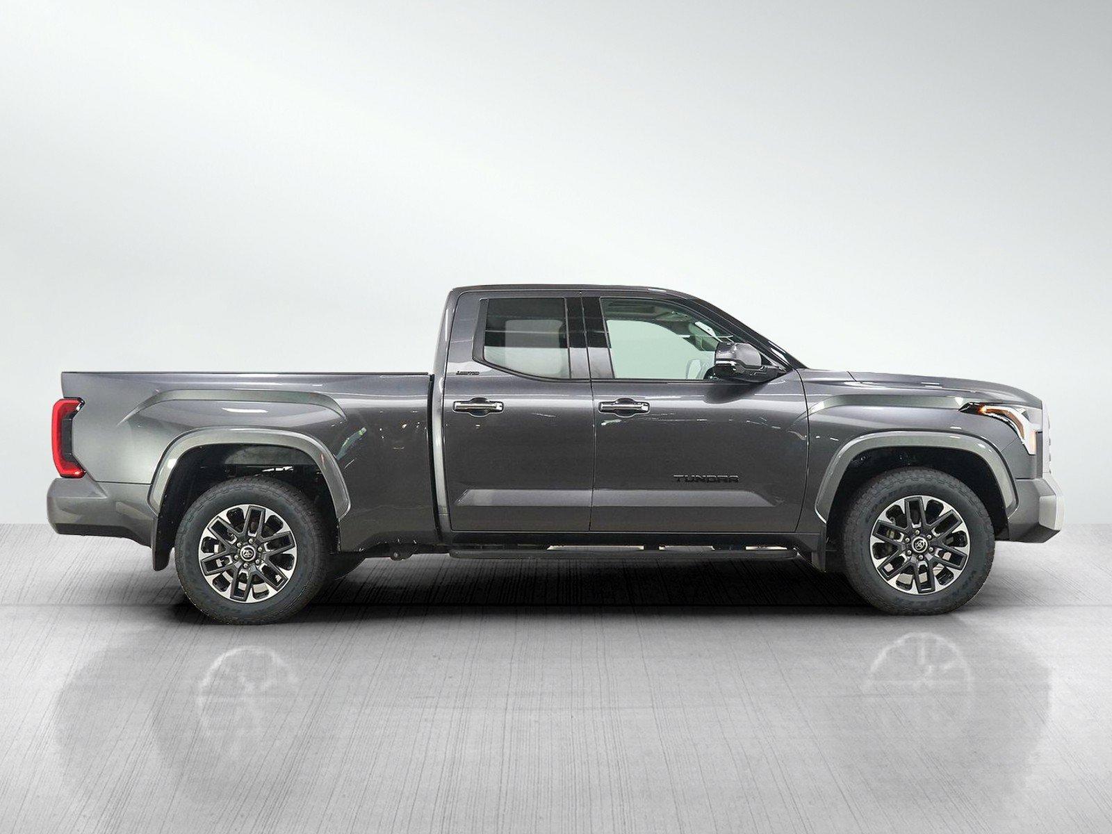 Used 2022 Toyota Tundra Limited AWD/4WD image 6