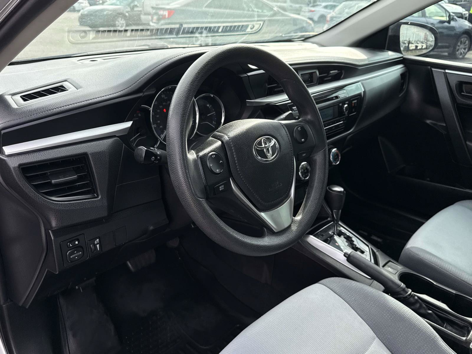 Used 2015 Toyota Corolla L FWD image 10