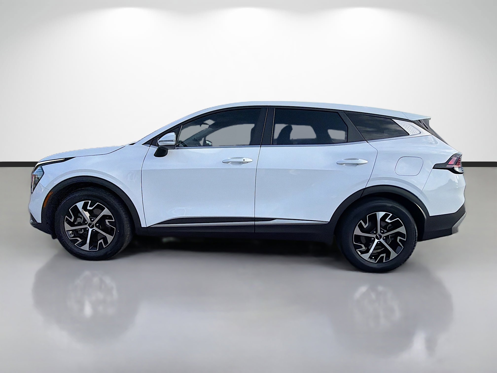 Used 2024 Kia Sportage EX FWD image 6