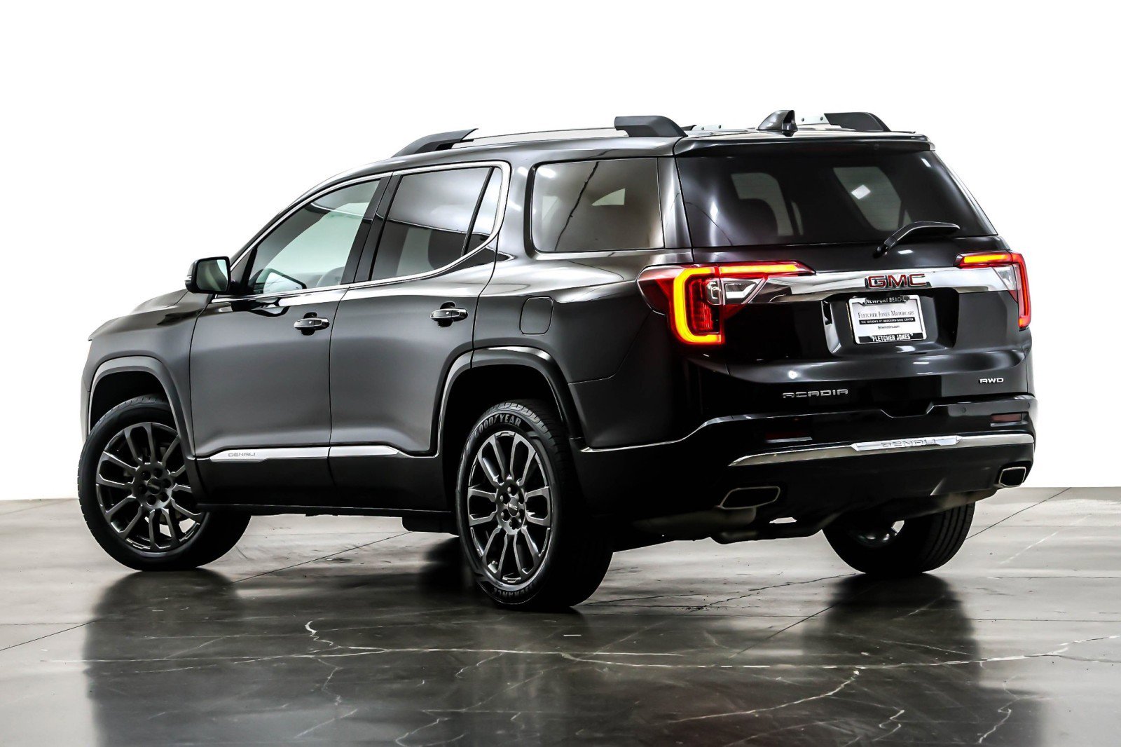 Used 2023 GMC Acadia Denali w/ Black Diamond Edition image 12