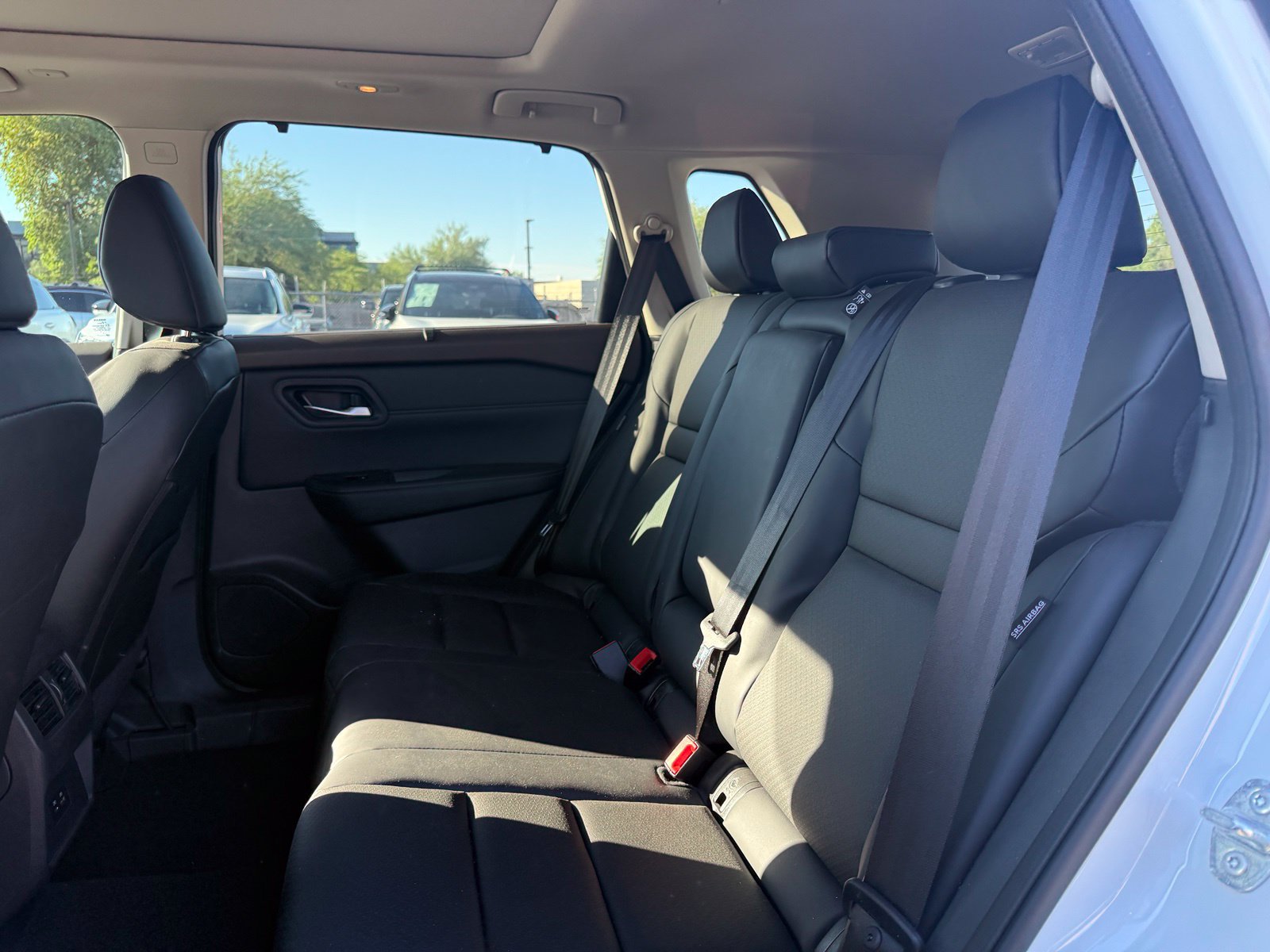 Used 2023 Nissan Rogue SV w/ SV Premium B Package FWD image 9