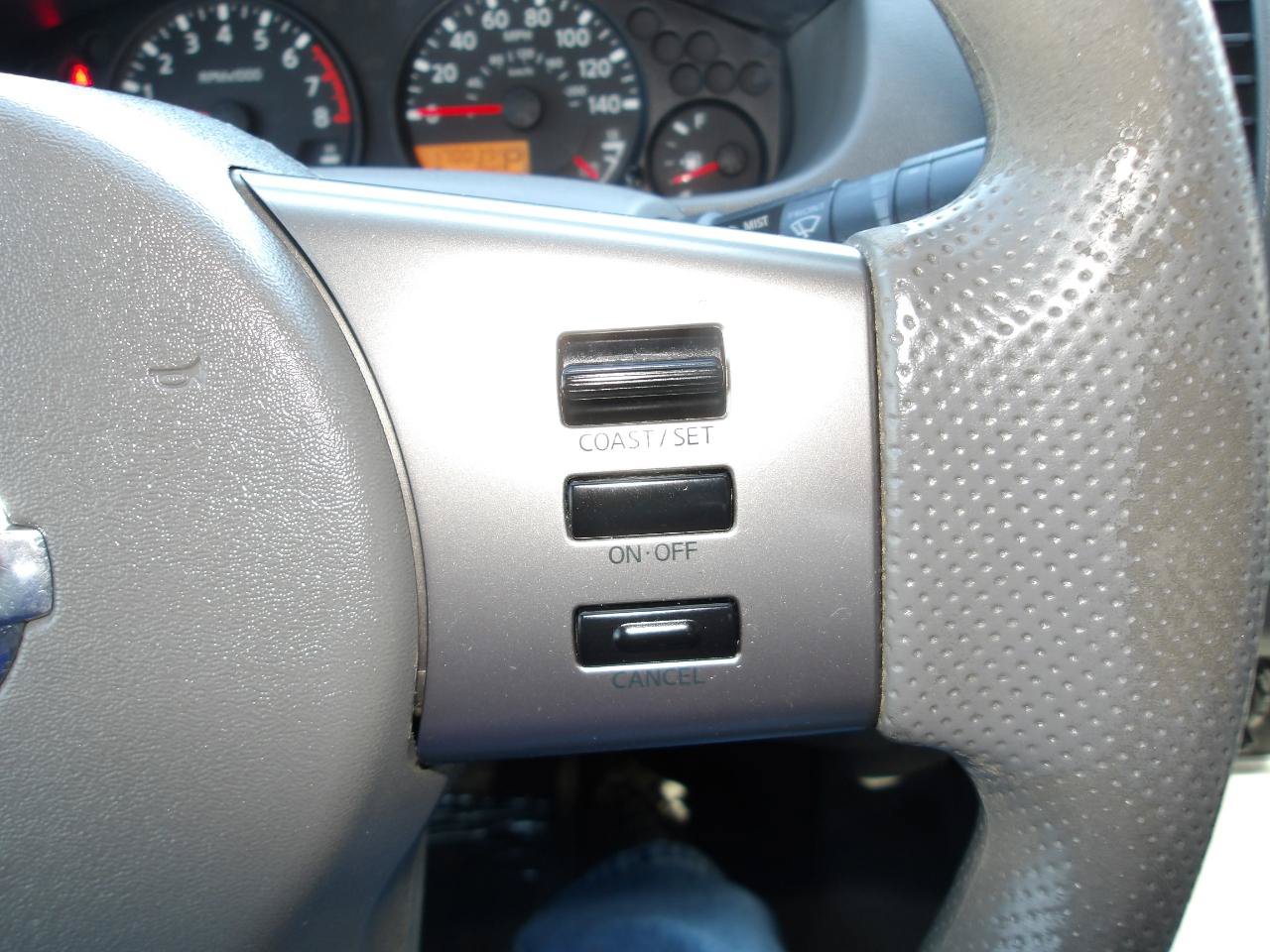 Used 2007 Nissan Frontier SE w/ Power Pkg AWD/4WD image 15