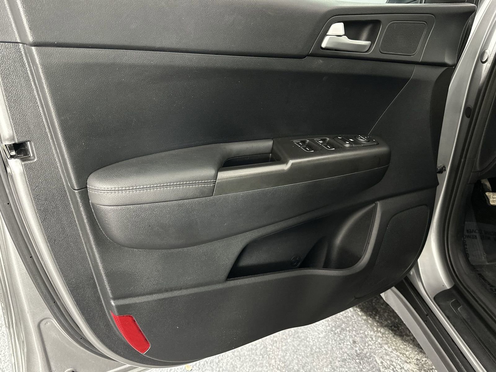 Used 2022 Kia Sportage LX image 28