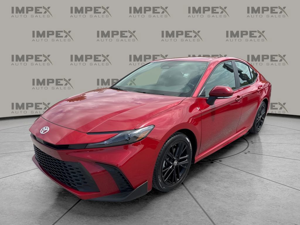Used 2025 Toyota Camry SE FWD image 1