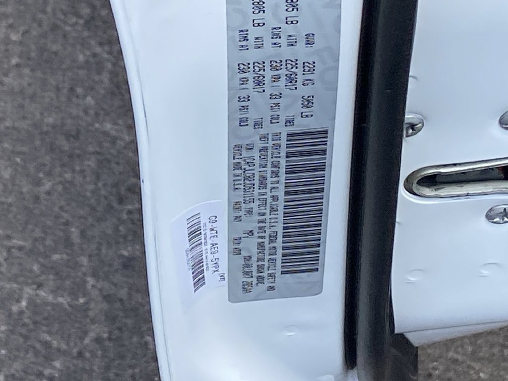 Used 2018 Jeep Cherokee Latitude w/ Safety Group FWD image 29
