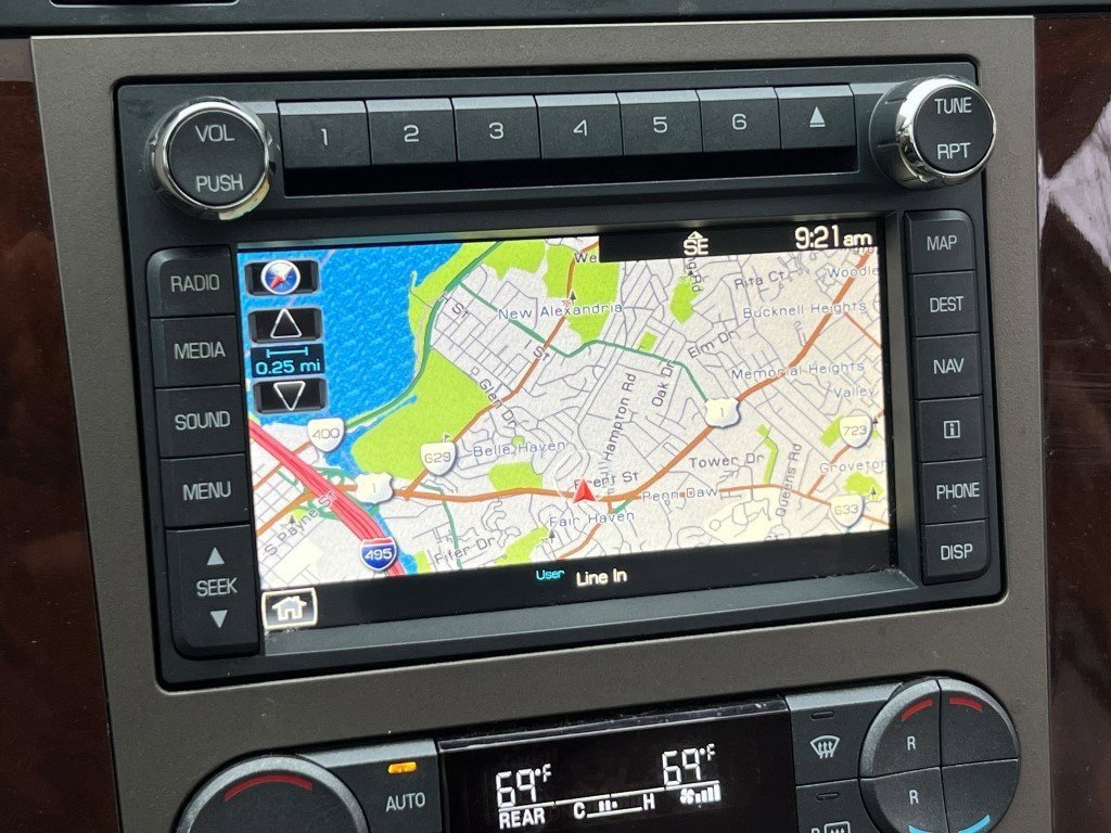 Used 2014 Lincoln Navigator L 4WD image 17