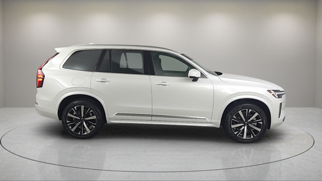 Certified 2025 Volvo XC90 B6 Core w/ Protection Package Premier AWD/4WD image 8