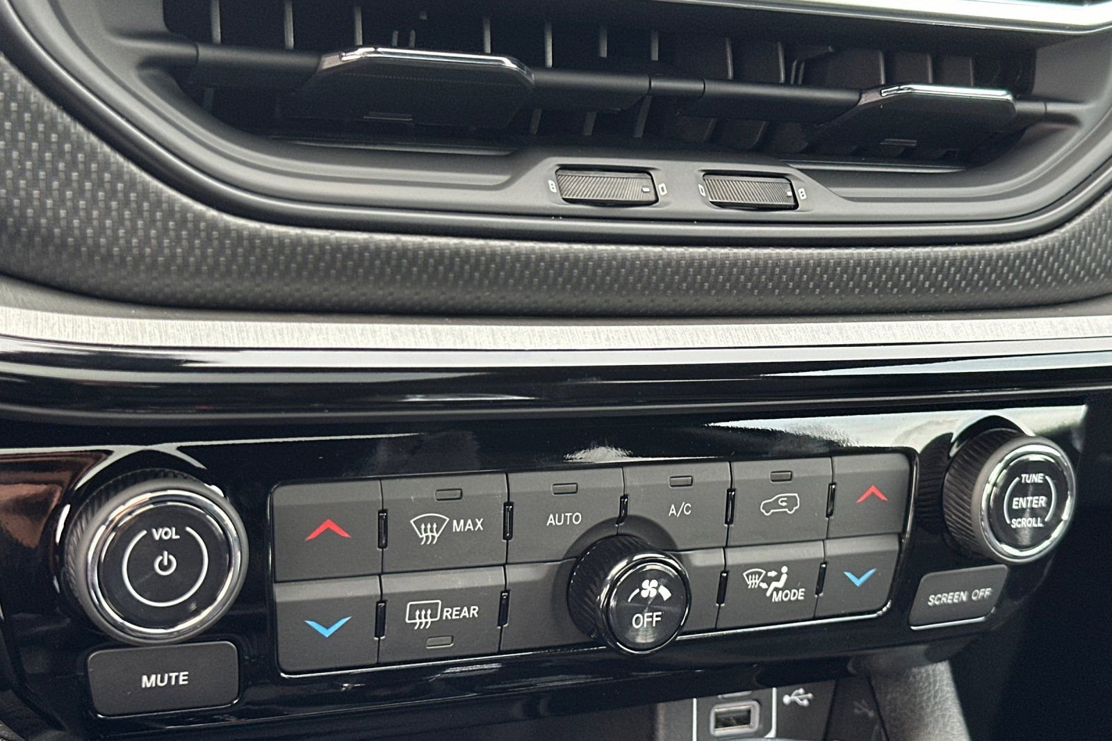 New 2026 Jeep Compass Trailhawk image 21