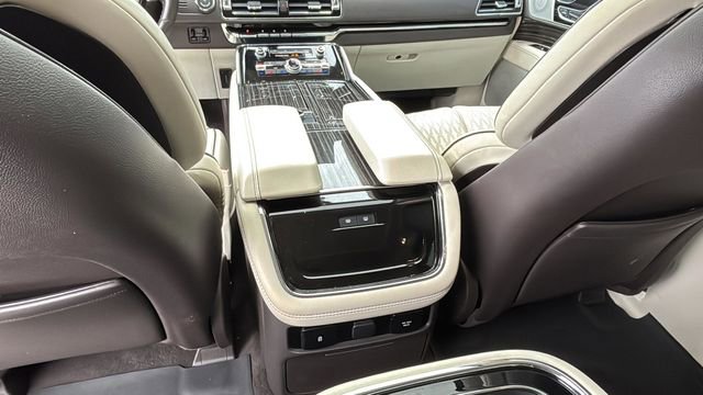 Used 2022 Lincoln Navigator L Black Label AWD/4WD image 21