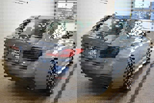 Used 2022 BMW 540i xDrive w/ M Sport Package image 4