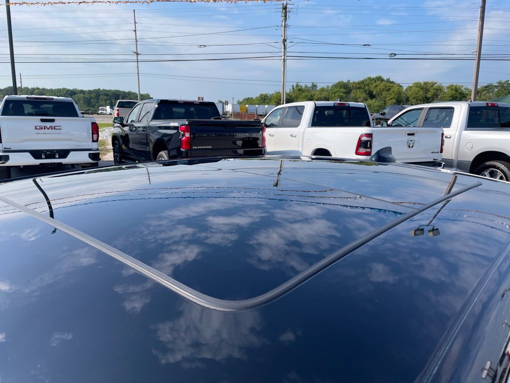 Used 2020 Chrysler 300 Limited AWD/4WD image 5