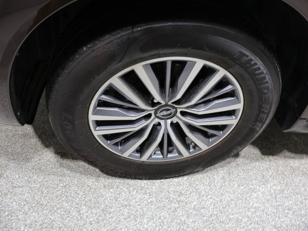 Used 2022 Nissan Armada SL w/ Captain's Chairs Package image 10