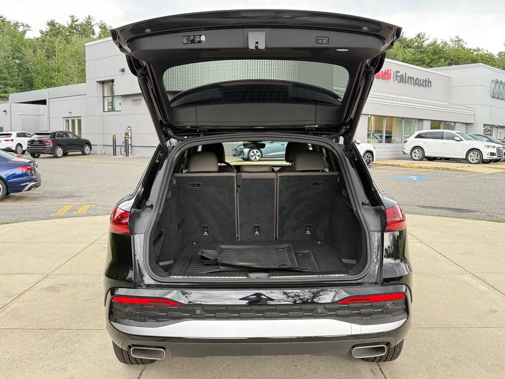 Used 2025 Audi Q5 Premium w/ Convenience Package AWD/4WD image 16