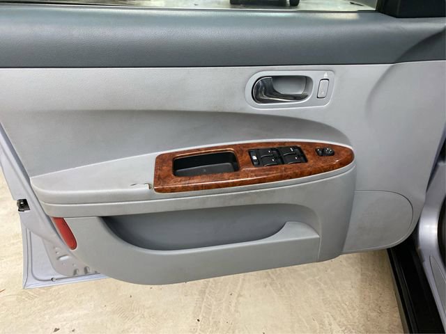 Used 2005 Buick LaCrosse CX image 24