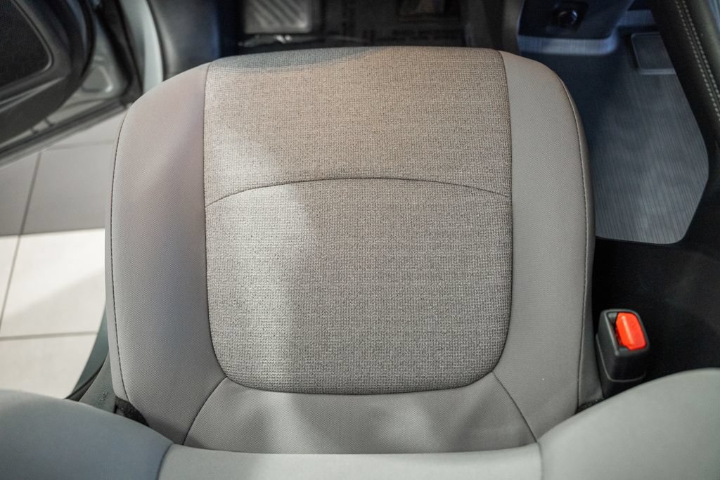 Used 2026 Toyota Sienna LE FWD image 23