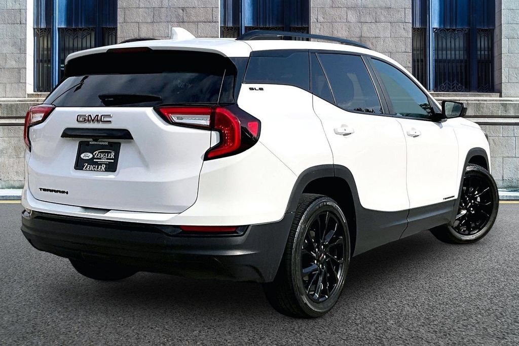 Used 2024 GMC Terrain SLE w/ Elevation Edition FWD image 11