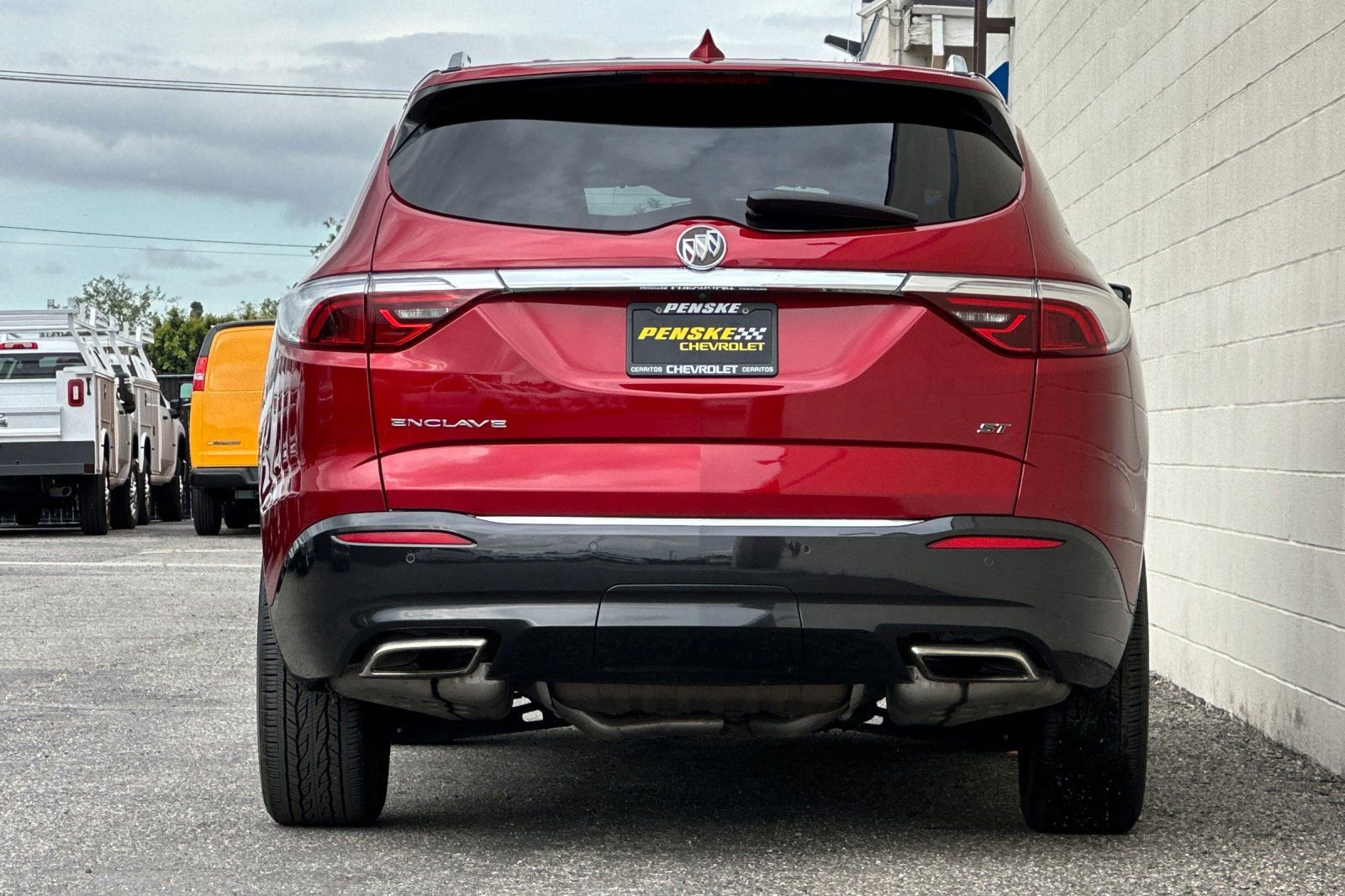 Certified 2023 Buick Enclave Essence w/ Sport Touring Edition image 5