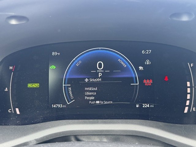 Used 2025 Toyota Camry SE image 12