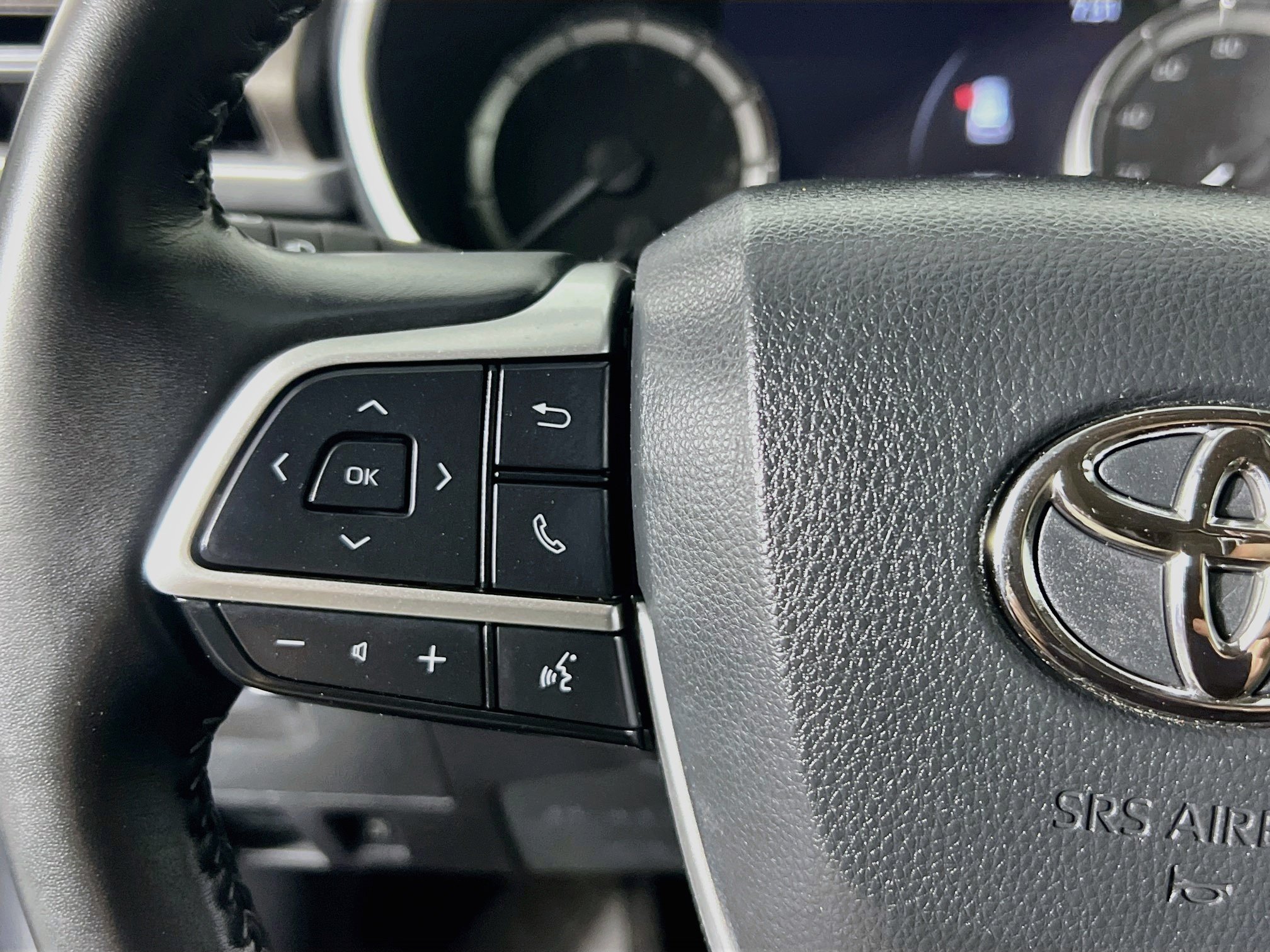 Used 2023 Toyota Highlander XLE FWD image 18