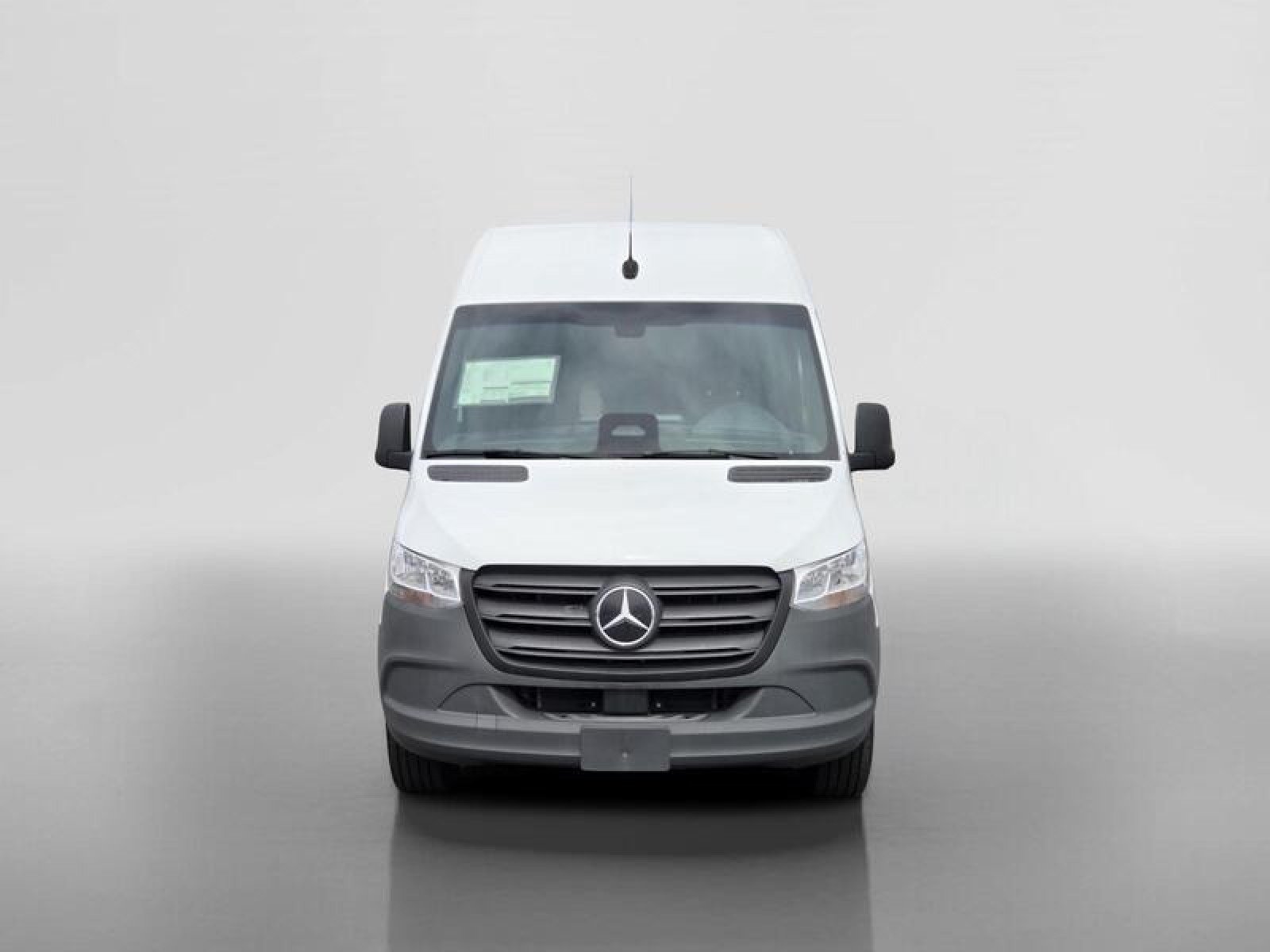 New 2025 Mercedes-Benz eSprinter 170 Cargo image 9