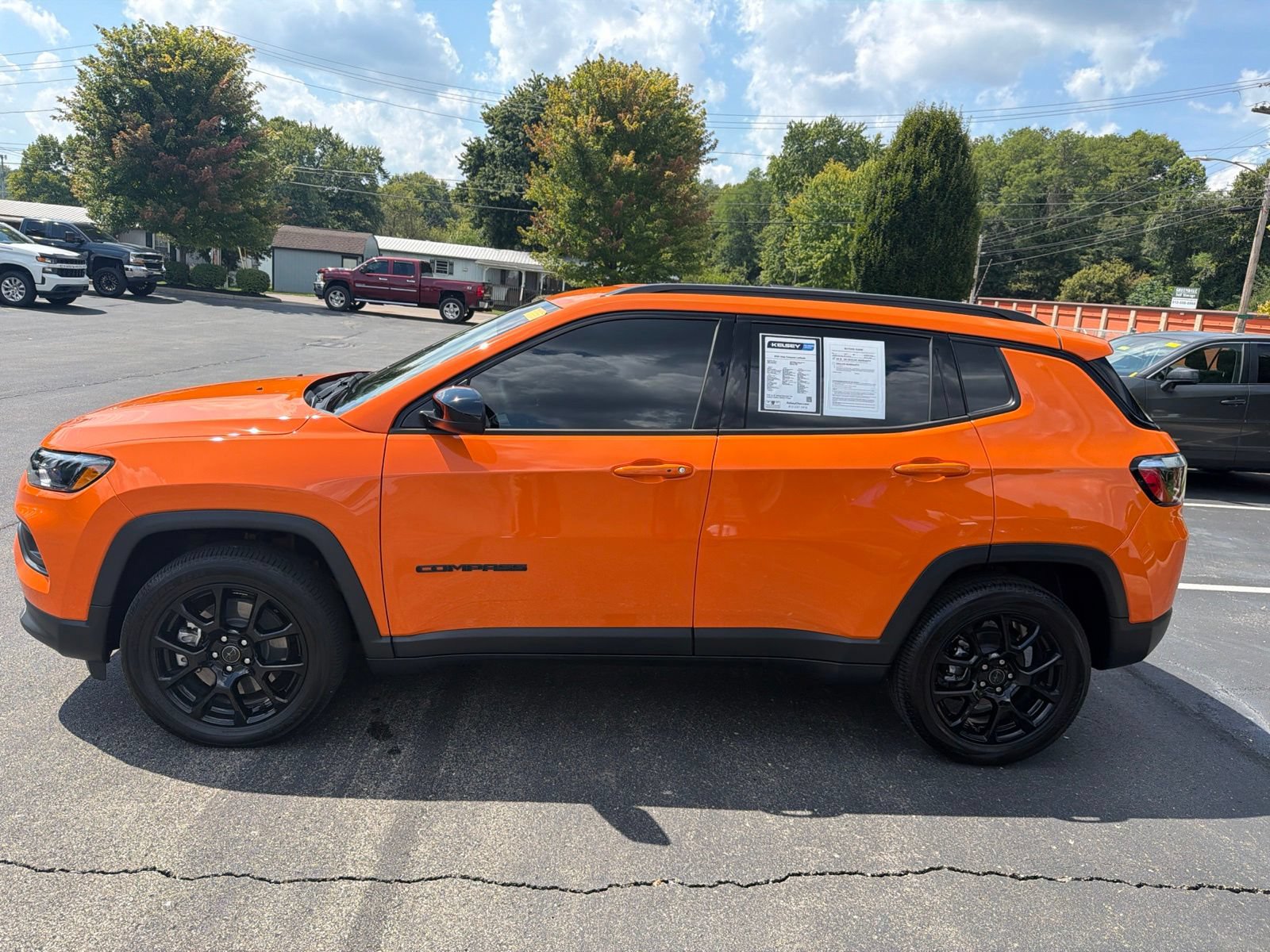 Used 2026 Jeep Compass Latitude AWD/4WD image 2