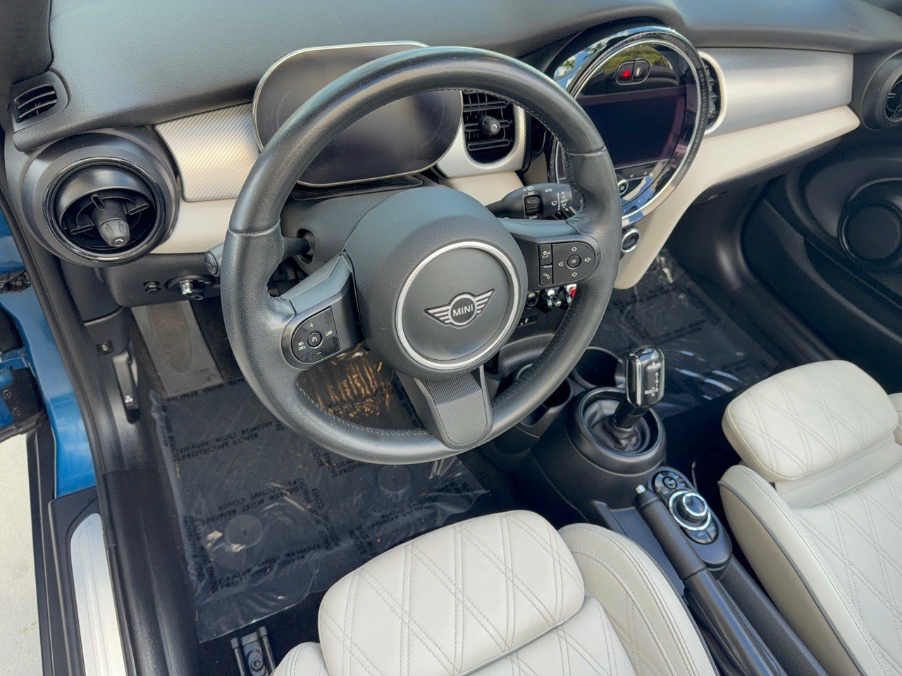 Used 2024 MINI Cooper Convertible w/ Signature Upholstery Package FWD image 4