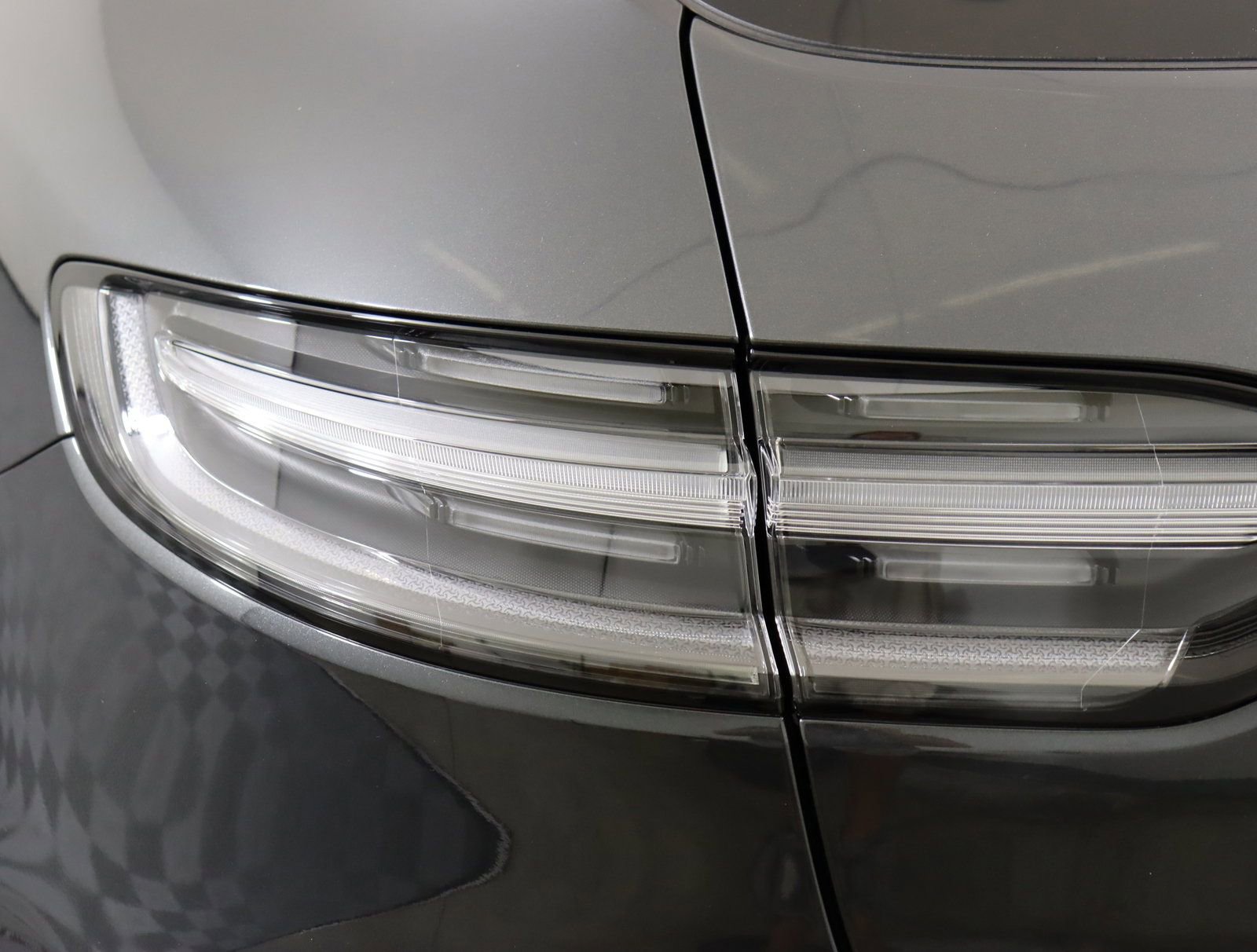 Used 2025 Porsche Macan image 13