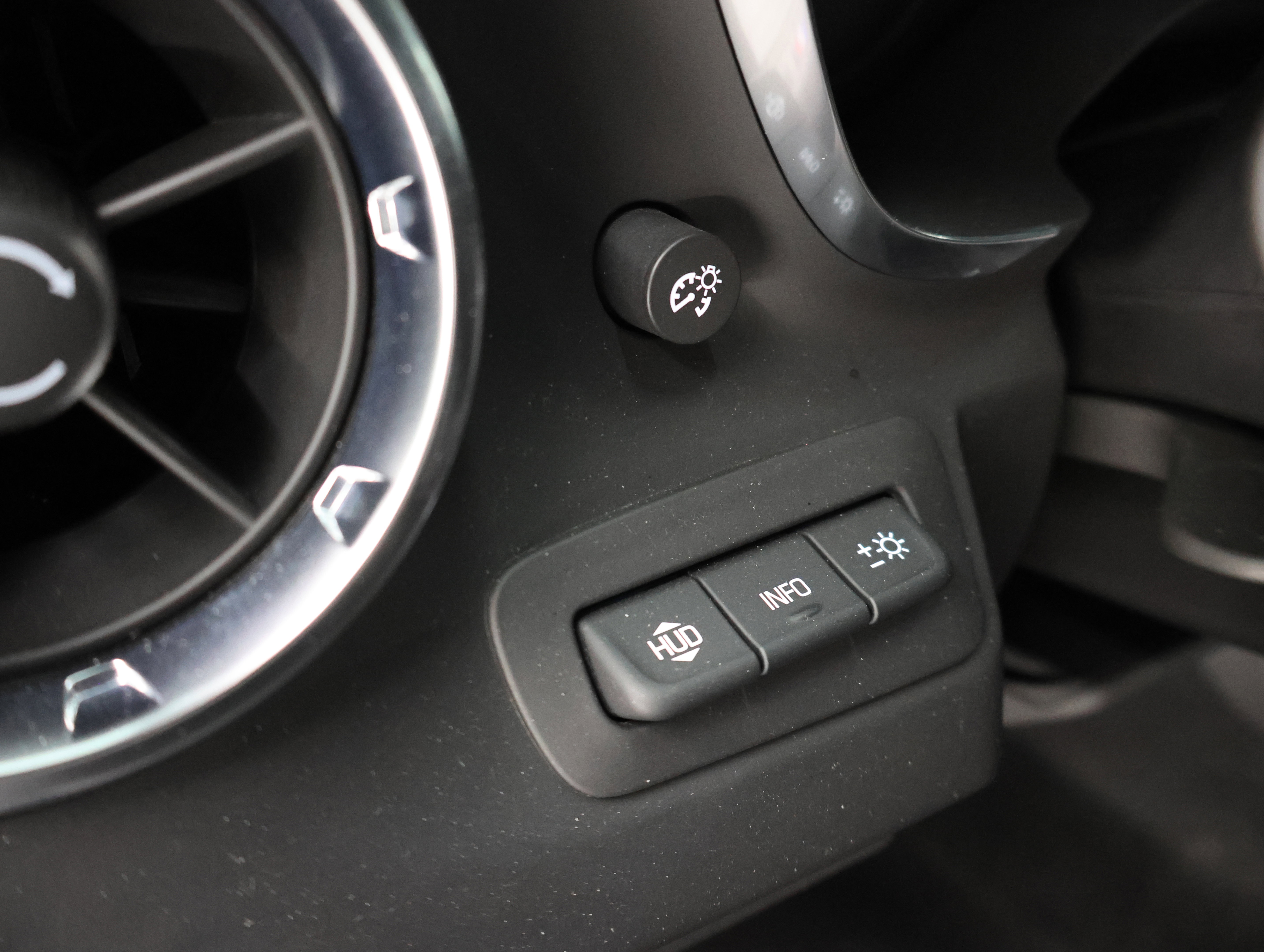 Used 2021 Chevrolet Camaro ZL1 RWD image 39