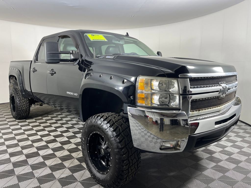 Used 2010 Chevrolet Silverado 2500 LTZ AWD/4WD image 3