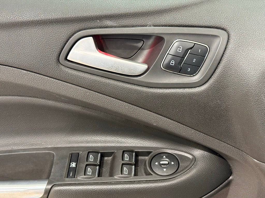 Used 2015 Ford Escape Titanium image 16