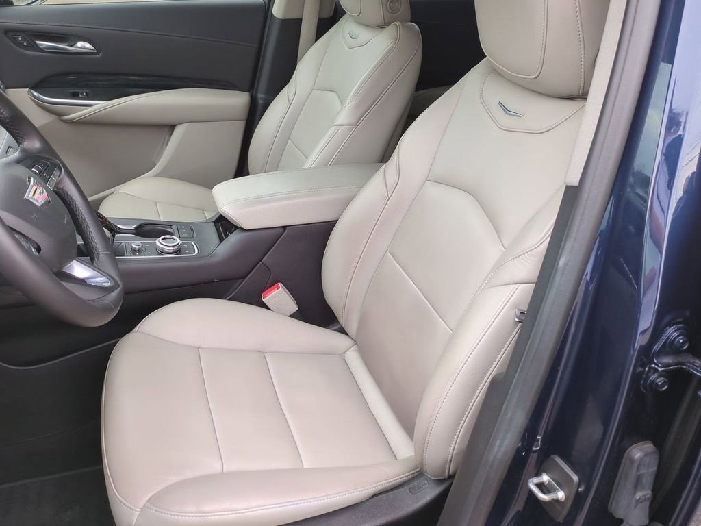 Used 2021 Cadillac XT4 Premium Luxury w/ Technology Package image 18