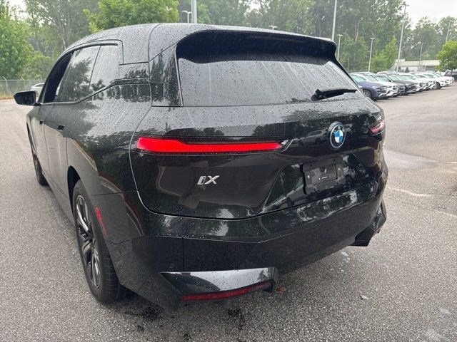 Certified 2025 BMW iX xDrive50 w/ Premium Package AWD/4WD image 13