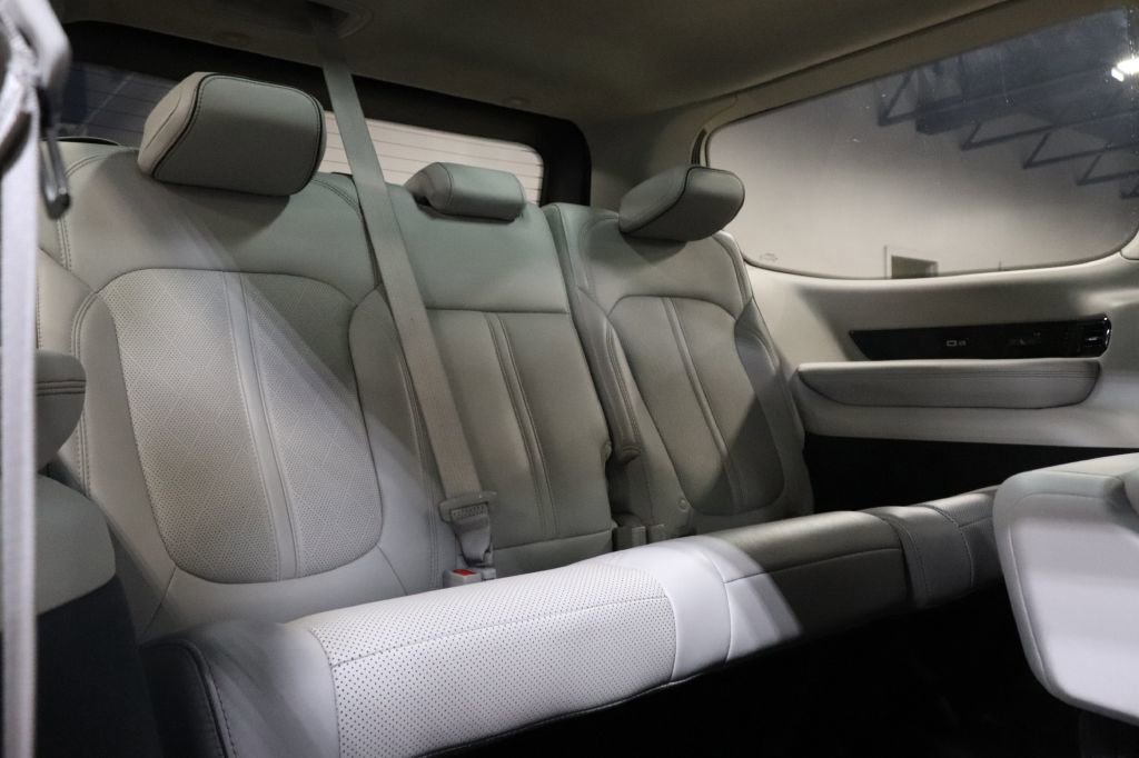 Used 2023 Jeep Grand Wagoneer Series II w/ Premium Group II image 28