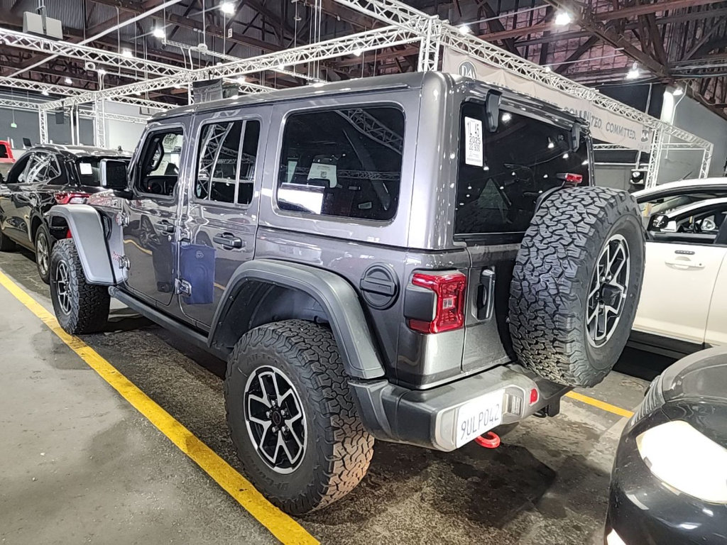Used 2025 Jeep Wrangler Unlimited Rubicon AWD/4WD image 3