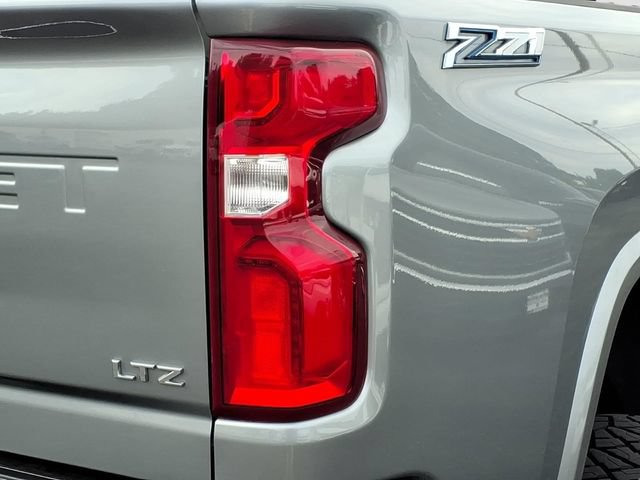 Used 2024 Chevrolet Silverado 2500 LTZ w/ LTZ Convenience Package AWD/4WD image 11