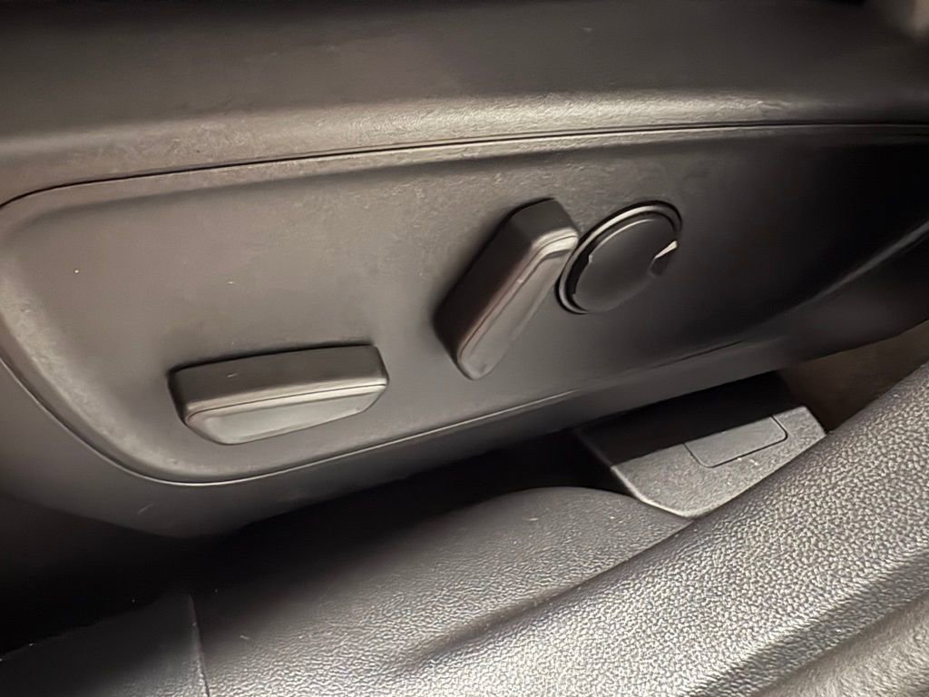 New 2026 Ford Escape ST-Line Select w/ Equipment Group 401A image 21