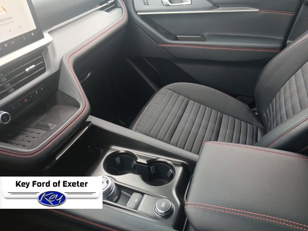 Used 2025 Ford Explorer ST-Line w/ Premium Package image 31