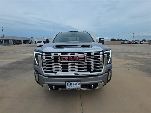 Used 2026 GMC Sierra 3500 Denali w/ Denali Reserve Package AWD/4WD image 4