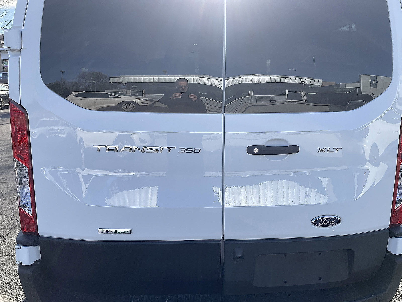 Used 2023 Ford Transit 350 XLT image 8