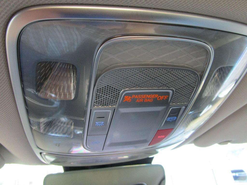 Used 2025 Genesis GV70 2.5T AWD/4WD image 42