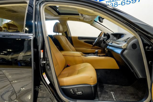 Used 2015 Lexus LS 460 w/ Comfort Package RWD image 45