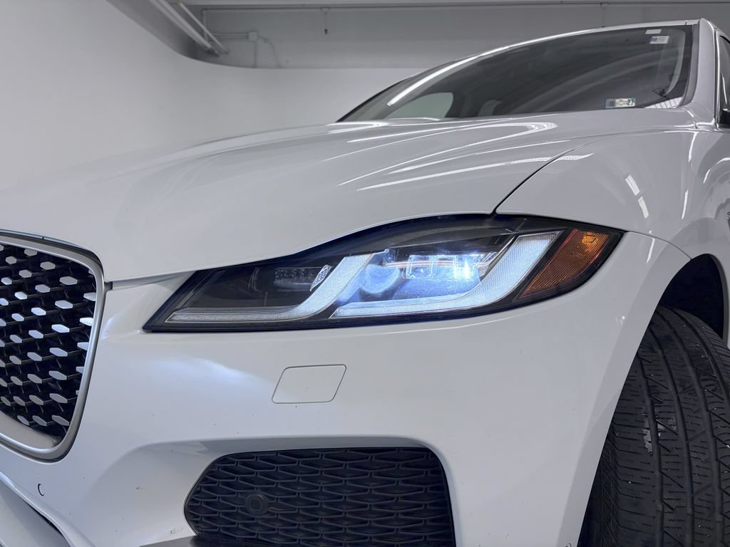 Used 2021 Jaguar F-PACE AWD/4WD image 11